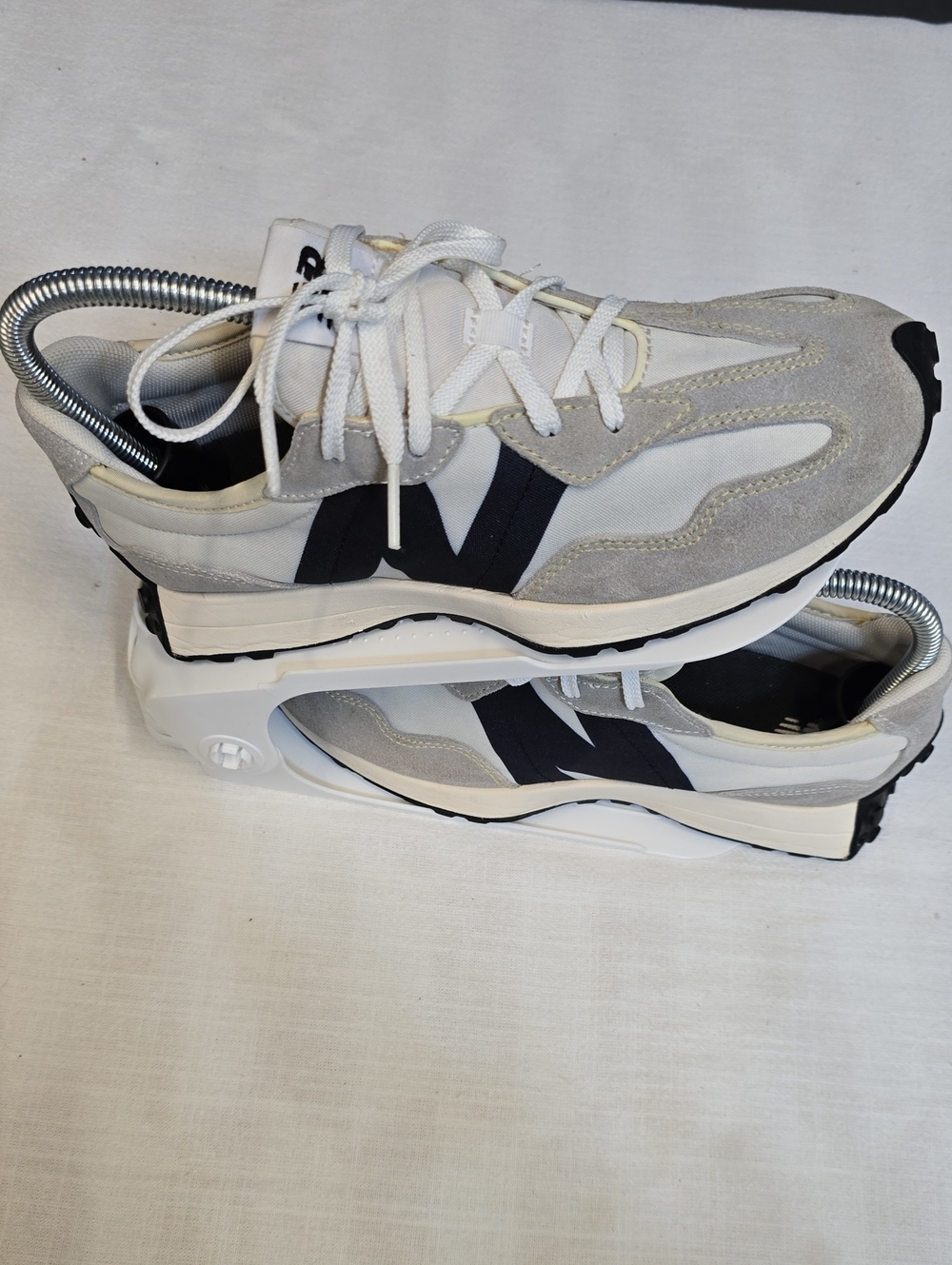 New Balance Men's White, Gray & Black Retro Runner